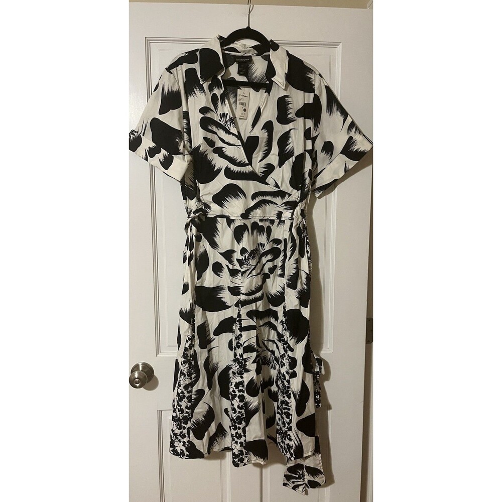 Lane Bryant Women’s Plus Size 20 Black/White Floral Collared Wrap Tie Knee Dress